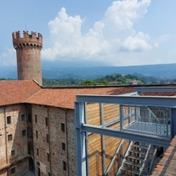 La scala di accesso ai camminamenti La scala di accesso ai camminamenti